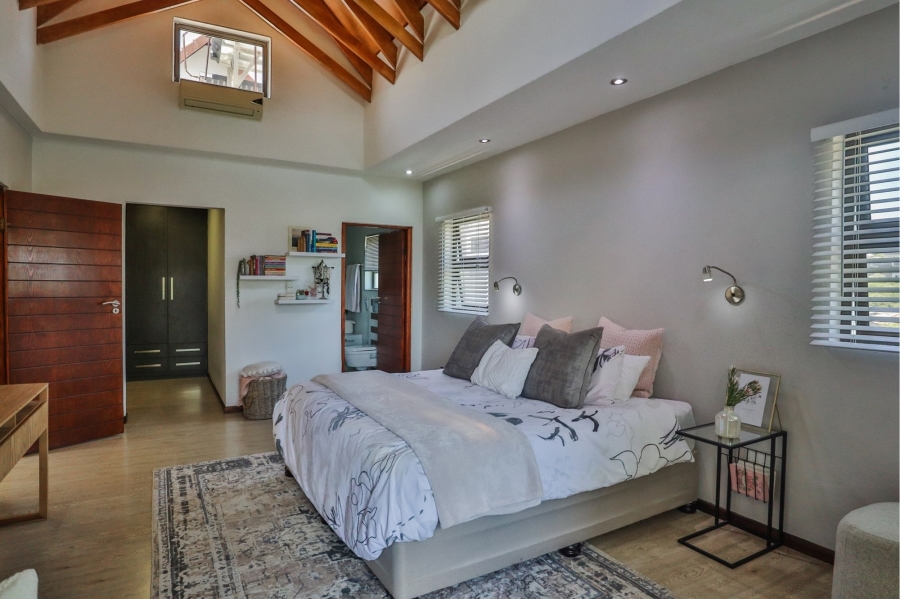 5 Bedroom Property for Sale in Xanadu Eco Park North West